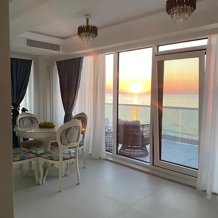 Luxury By White Titanic Breeze Apartmán *