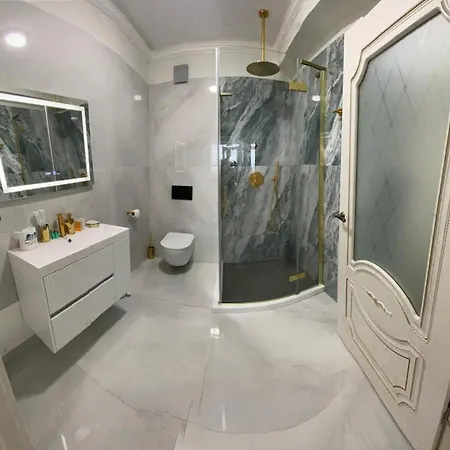 Luxury By White Titanic Breeze Năvodari